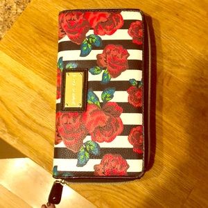 Betsey Johnson wallet